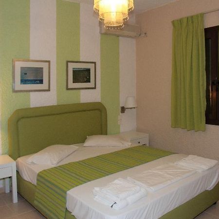 Perla Hotel Agia Pelagia  Exterior photo