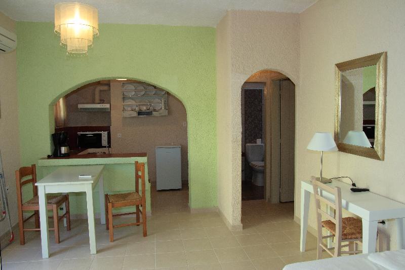 Perla Hotel Agia Pelagia  Exterior photo